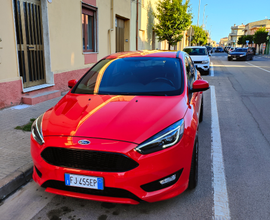 Ford focus st-line race red 2017