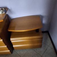 2 comodini piu 1 cassettiera