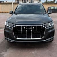 AUDI Q7 SLINE
