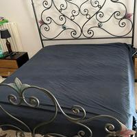 Magnifico letto con bardacchino  in ferro battuto