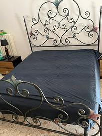 Magnifico letto con bardacchino  in ferro battuto