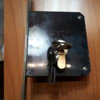 Serratura a 4 mandate con blocchetto e chiavi