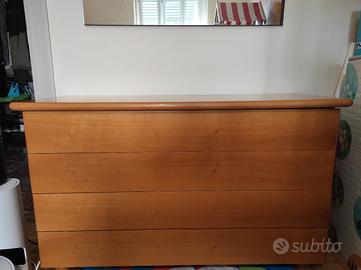 Cassettiera in legno colore ciliegio chiaro