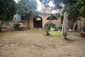Casa indipendente di 650 m² con più di 5 locali a 