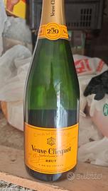 Champagne veuve cliqouot brut