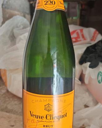 Champagne veuve cliqouot brut