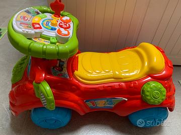 Macchinetta cavalcabile baby clementoni