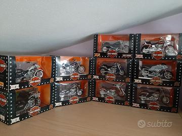 Lotto 10 modellini Harley Davidson 1/18