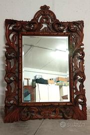 Specchio in legno intagliato stile barocco