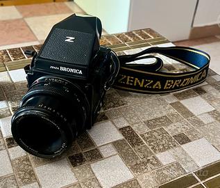 Zenza Bronica ETRSi accessoriata