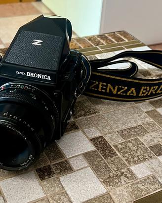 Zenza Bronica ETRSi accessoriata