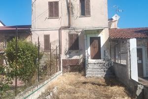 Trasacco ( aq ) villino centrale