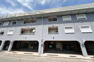 LOCALE COMMERCIALE IN PIAZZA