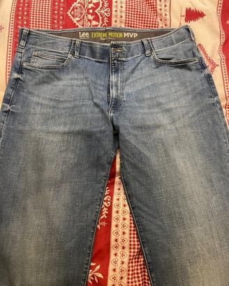 jeans taglia 56 italiana marca Lee