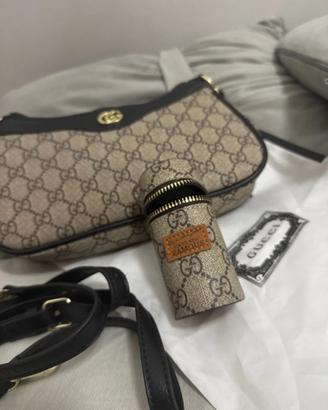 Ophidia gucci