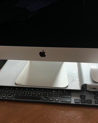 Supporto per iMac tasitera e mouse