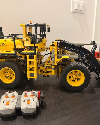 LEGO Technic 42030 Volvo L350F ruspa telecomandata
