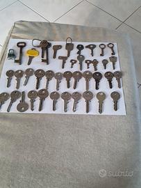 LOTTO DI VECCHIE CHIAVI 