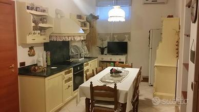 Tavernetta trilocale in villa arredata a Carbonara