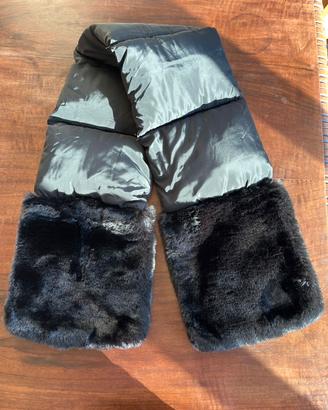 Stola con pelliccia e manicotti Sandro Ferrone