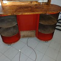 Bancone per cassa/ingresso realizzato a mano