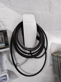 TESLA Wall Connector come nuovo mai utilizzato 
