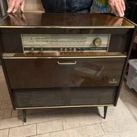 Radio Grundig vintage con mobiletto