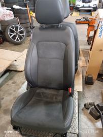 sedili anteriori e posteriori Suzuki Vitara 2018