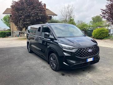 Ford 8 posti