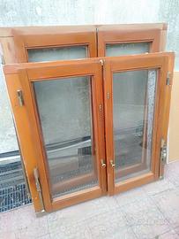 Finestra in legno douglas con vetrocamera