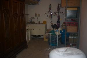 Cantina ripostiglio via Giolitti Trani