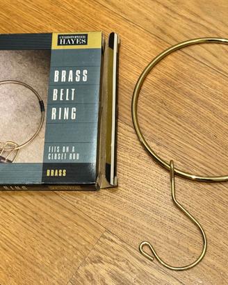 Porta cinture ad anello di Christopher Hayes