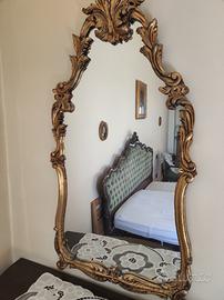 Specchio in cornice barocca