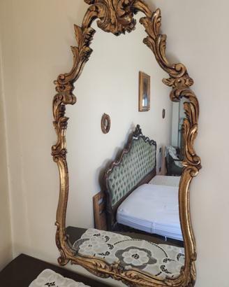 Specchio in cornice barocca