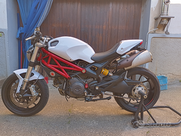 Ducati Monster 796 "A2"