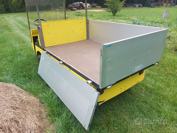 Golf car elettrica trasporto valigie EZGO WB7428