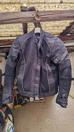 giubotto motociclista con protezioni