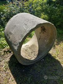 Pezzo di tubo in cemento 86x115cm