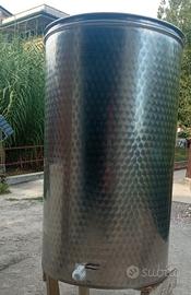 botte acciaio inox  capacità 500 litri con rub