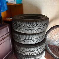 4 cerchi in ferro 14" + gomme invernali Kleber