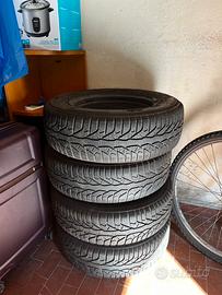 4 cerchi in ferro 14" + gomme invernali Kleber