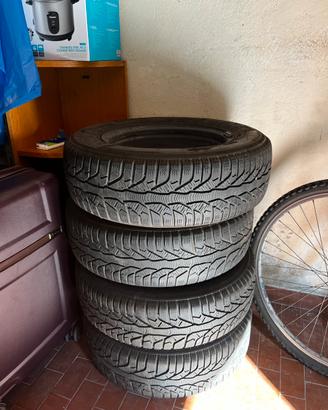 4 cerchi in ferro 14" + gomme invernali Kleber