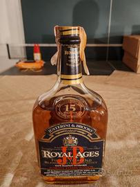 J&B Royal Ages 15 Year Old De Luxe Blended Whisky