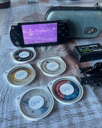 Sony PSP Street(E1004)Nera+Memory4GB+5Giochi