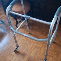 Girello più tipo sedia a rotelle