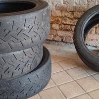 Gomme Pirelli da corsa (leggere bene)