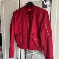 Bomber rosso pull and bear