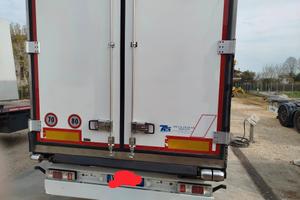 Semirimorchio isotermico Krone.