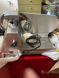 Affettatrice elettrica diametro lama 30 cm