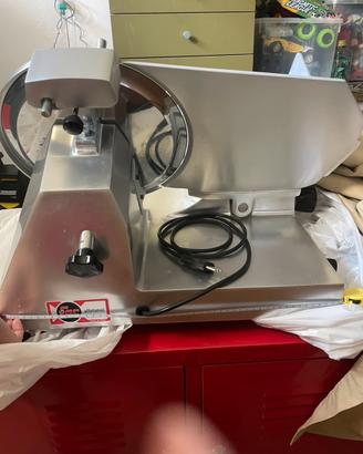 Affettatrice elettrica diametro lama 30 cm